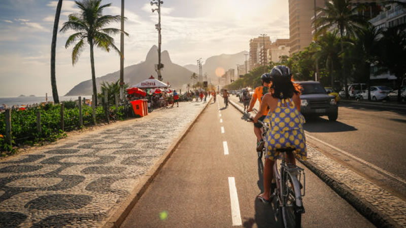 Conheça as belezas do Rio sobre duas rodas